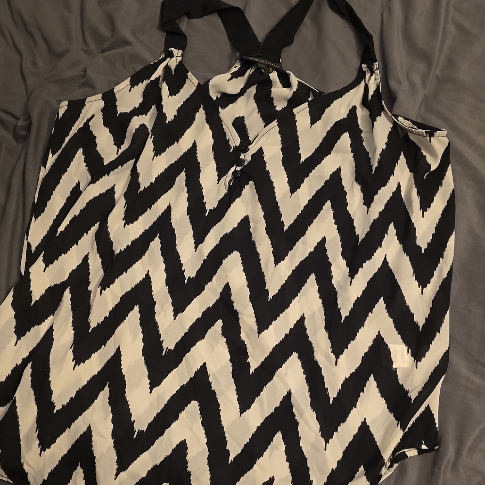 i jeans by Buffalo Black and White Zigzag Tank Top
